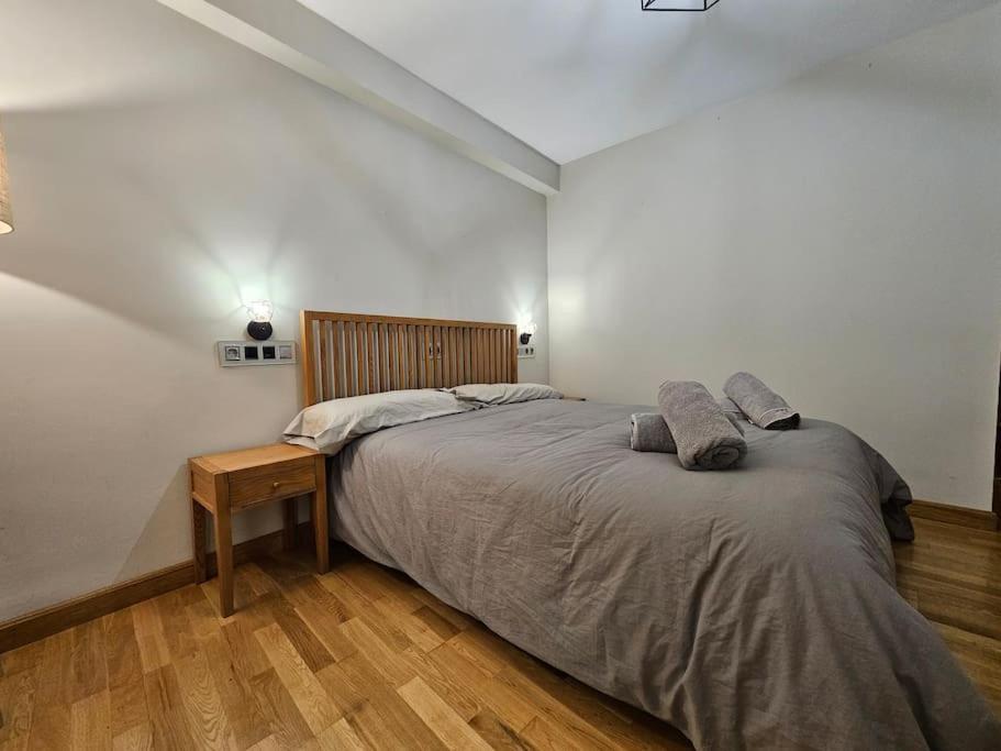 636A Gran Apartamento En Pleno Centro Oviedo Esterno foto