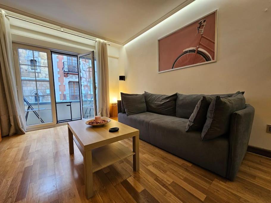 636A Gran Apartamento En Pleno Centro Oviedo Esterno foto