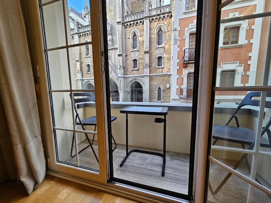636A Gran Apartamento En Pleno Centro Oviedo Esterno foto