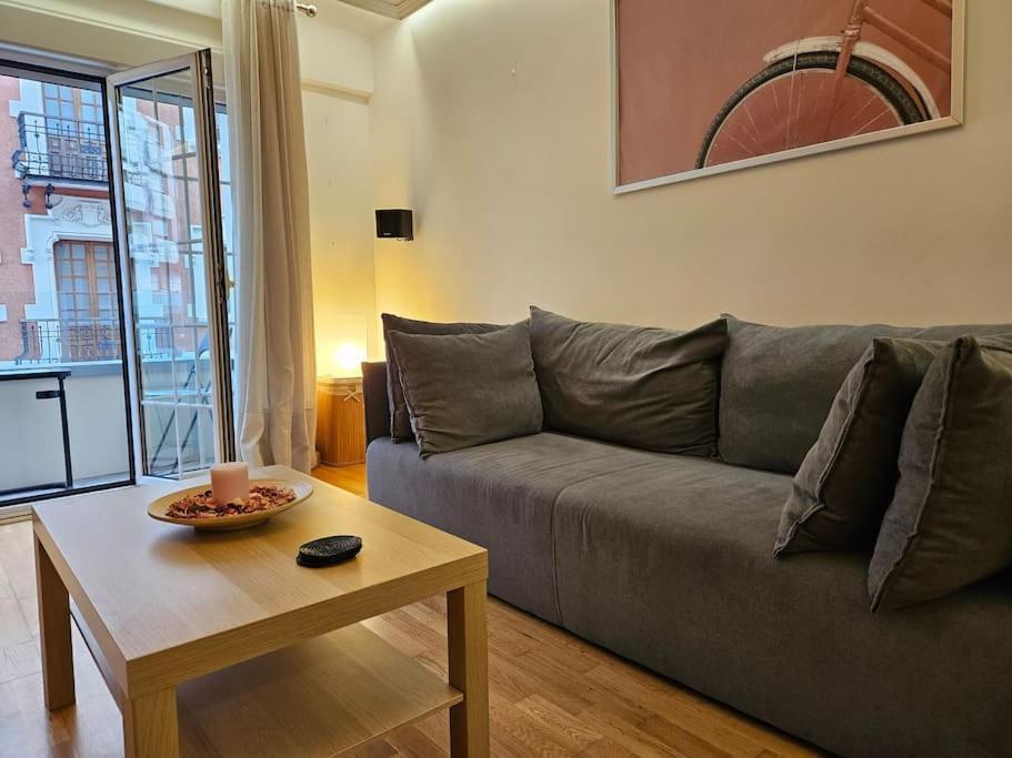 636A Gran Apartamento En Pleno Centro Oviedo Esterno foto